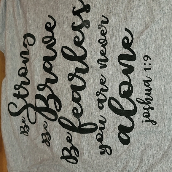 Be Fearless Women's Short Sleeve ruched side crew neck shirt - Picture 5 of 6